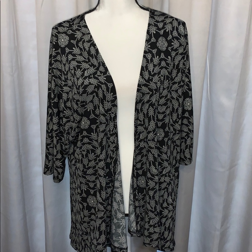Small LuLaRoe Black Lindsay Cardigan